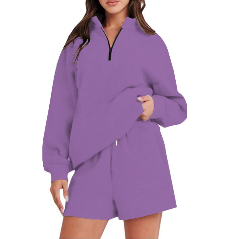 Comfortable leisure set for women with half-zip closure and shorts Lune London