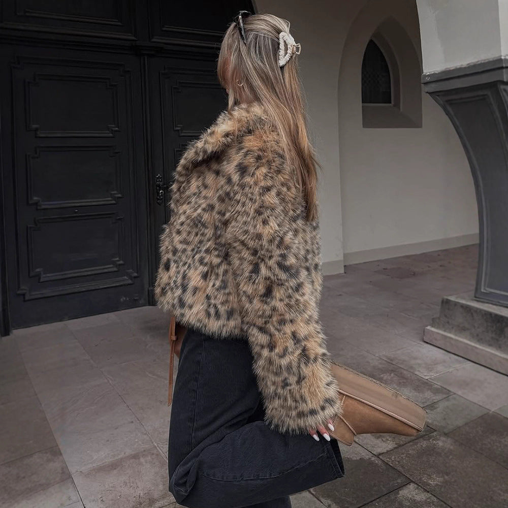 Short faux fur leopard print jacket Lune London