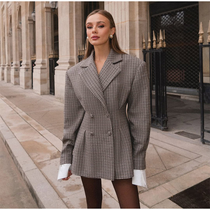 Chic and stylish fitted plaid blazer jacket for women
