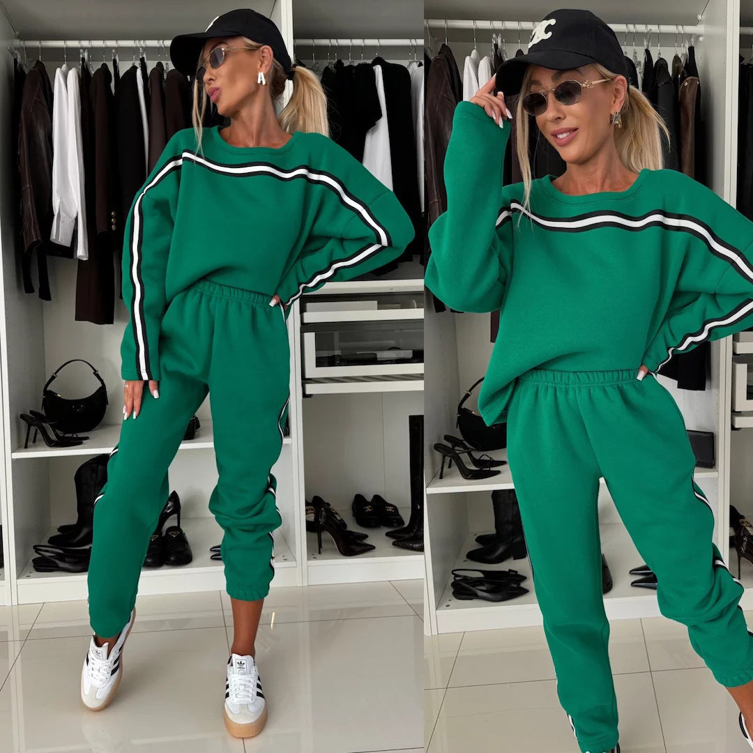 Women's sporty lounge set with contrasting stripes Lune London