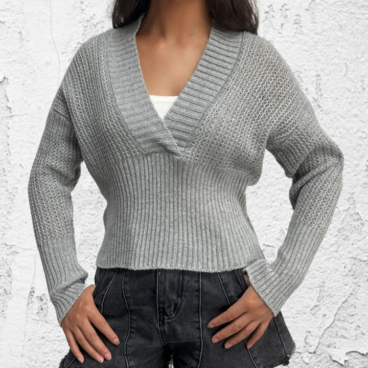 Women trendy knit sweater with a casual V-neck and a fine ribbed design Lune London