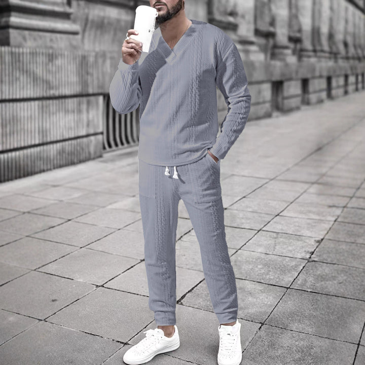Women’s suit and comfortable knit with V-neck and elastic waist Lune London