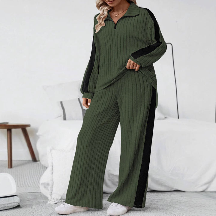 Comfortable loungewear set for women with textured fabric and half-zip Lune London