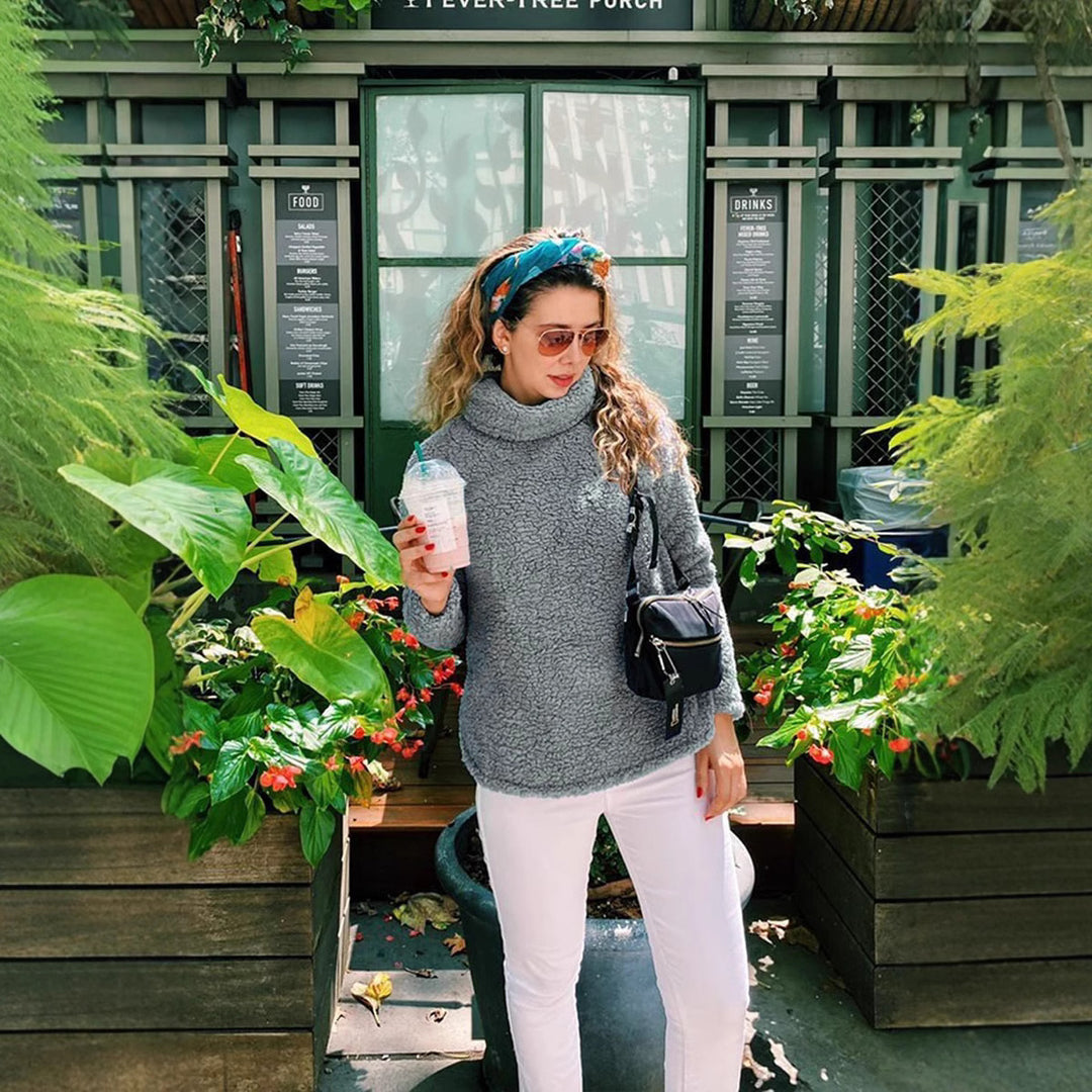 Ladies cozy sweater with high collar and soft material Lune London