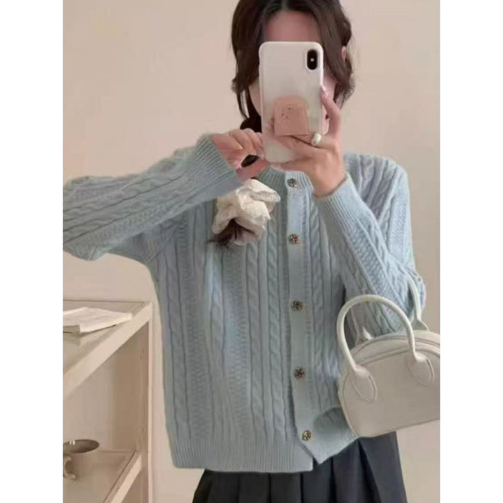Cardigan élégant pour femmes avec motif en jambes et boutons décoratifs Chic & Stil