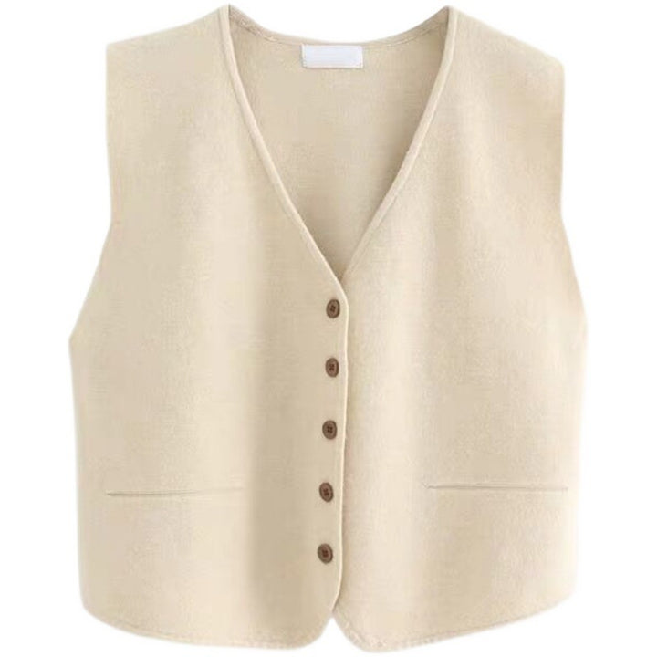Gilet tricoté pour femmes avec patte de boutonnage élégante et matériau fin Chic & Stil