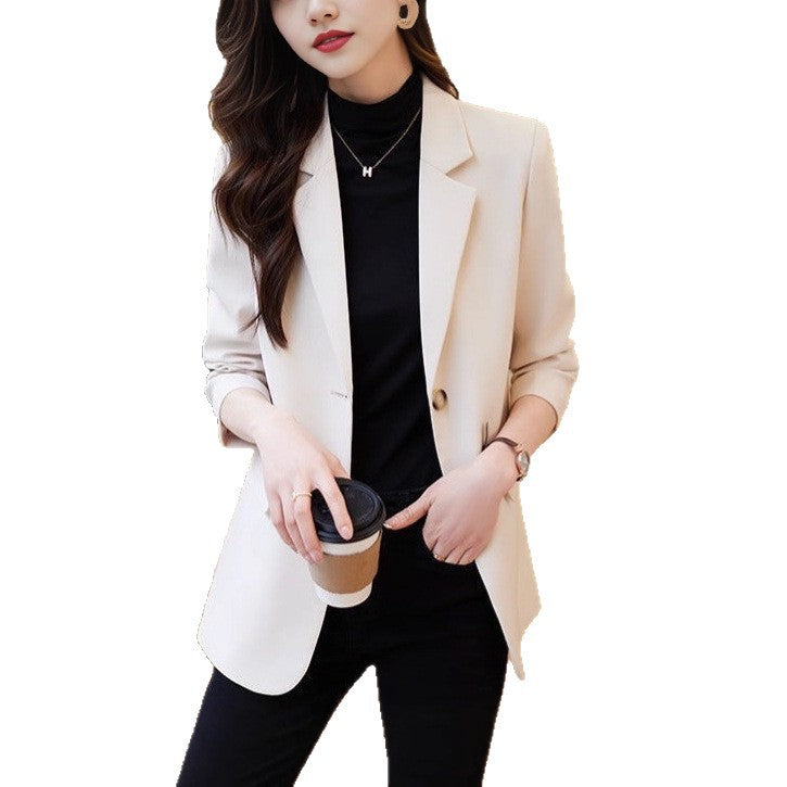 Blazer élégant pour femmes au cut classique et détails raffinés Chic & Stil