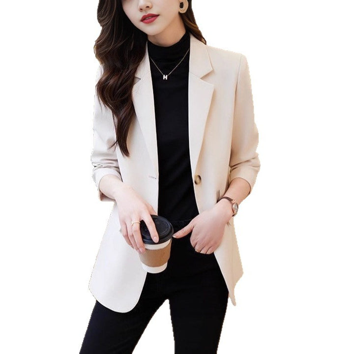 Blazer élégant pour femmes au cut classique et détails raffinés Chic & Stil