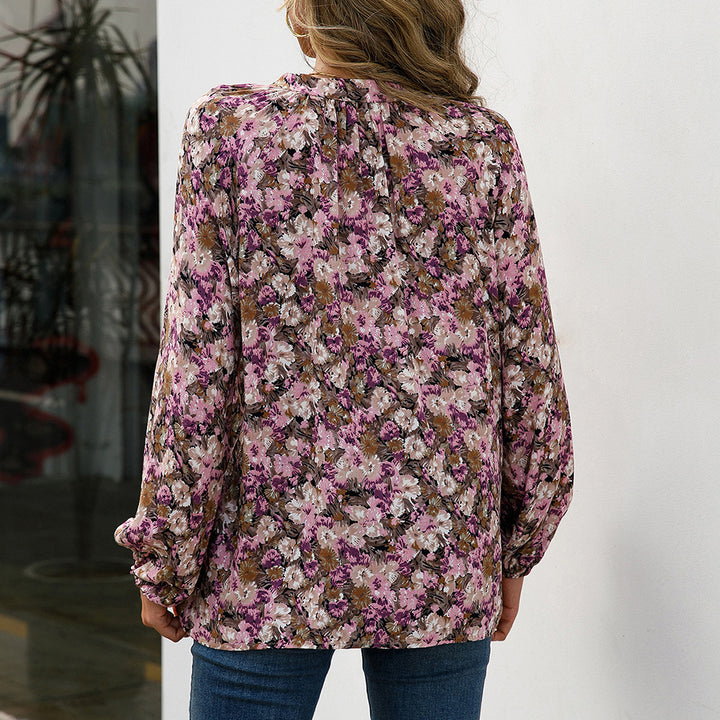 Casual blouse for women with floral patterns and elegant ruffle details Lune London