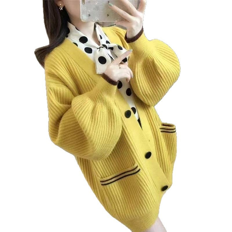 Cardigan féminin à la mode avec poches hautes et boutons décoratifs Chic & Stil