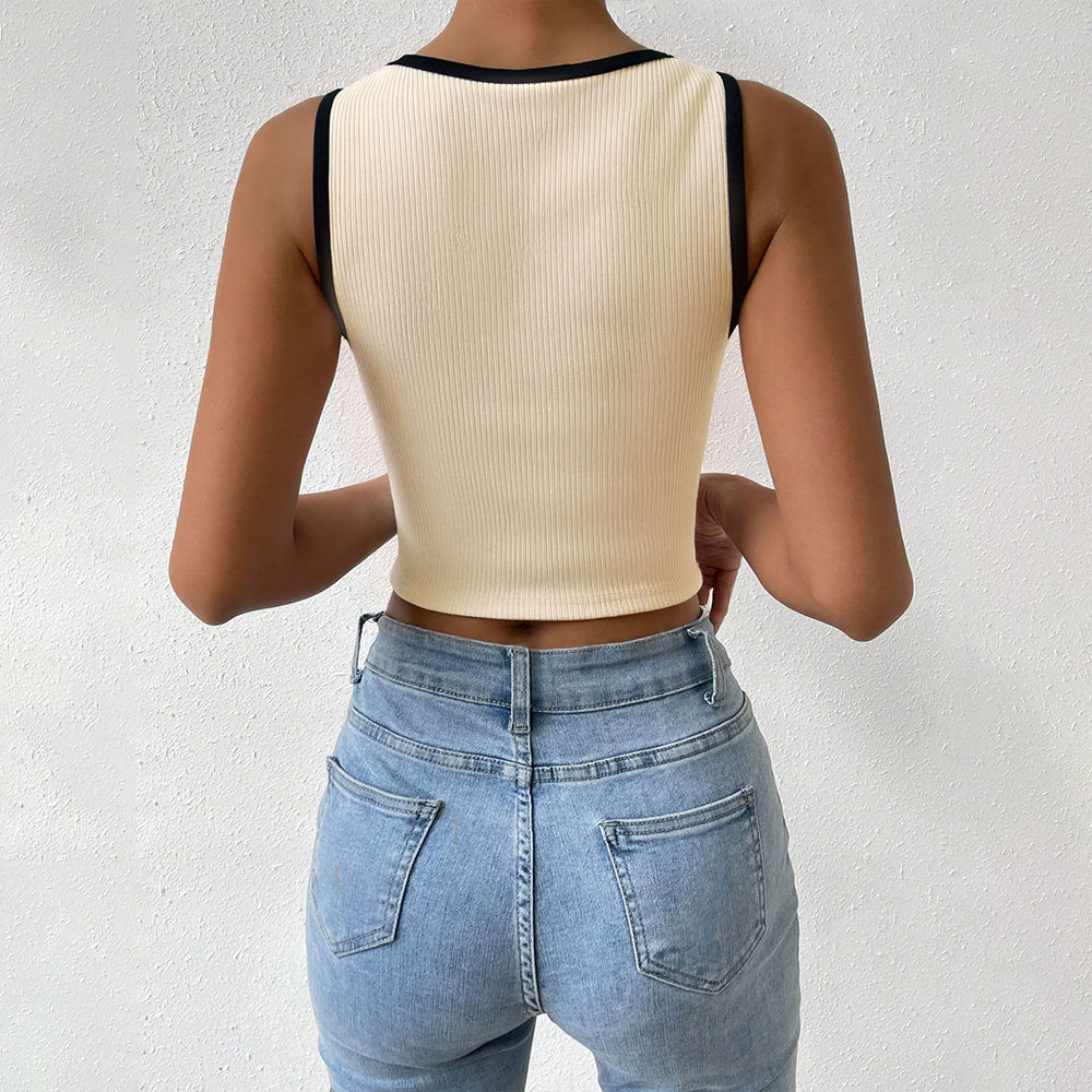 Short top for women with a classy ribbed design and a contrasting collar Chic & Stil