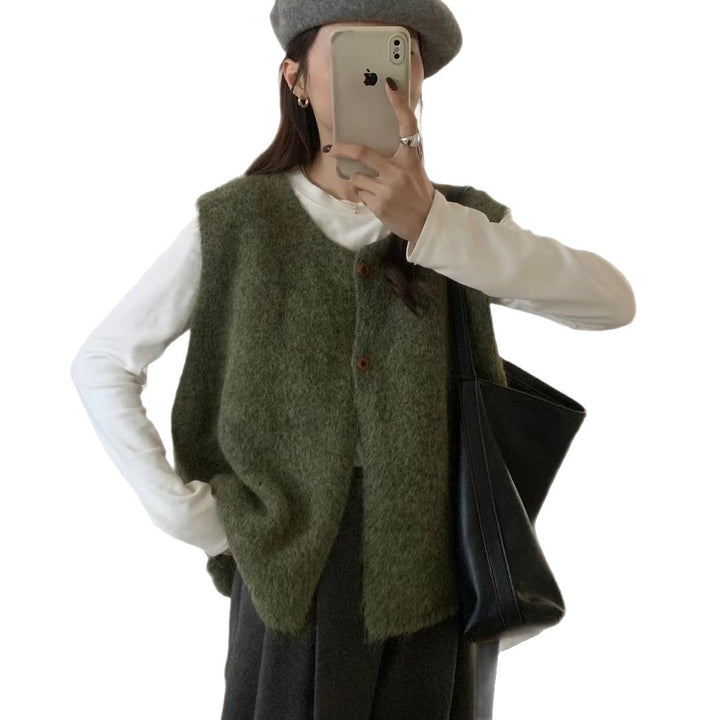Knit vest for women with button details and soft materials Lune London