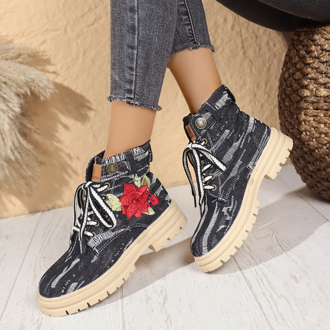 Laced women's boots with floral embroidery and non-slip sole Lune London