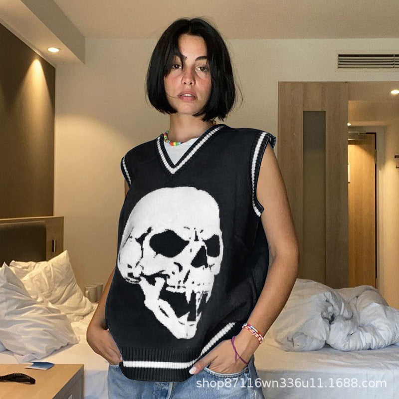 Sustainable knit sweater for women with skull pattern Lune London