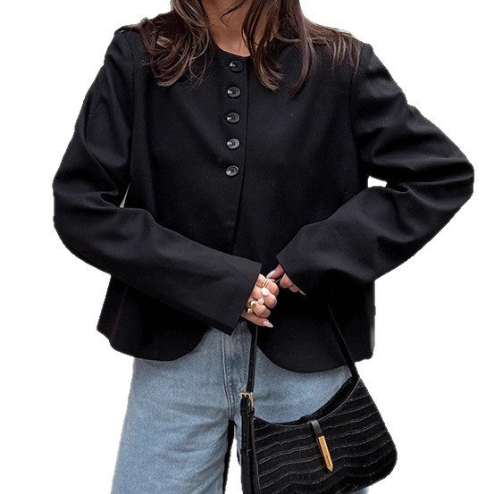 Trendy short jacket for women with elegant button details Lune London