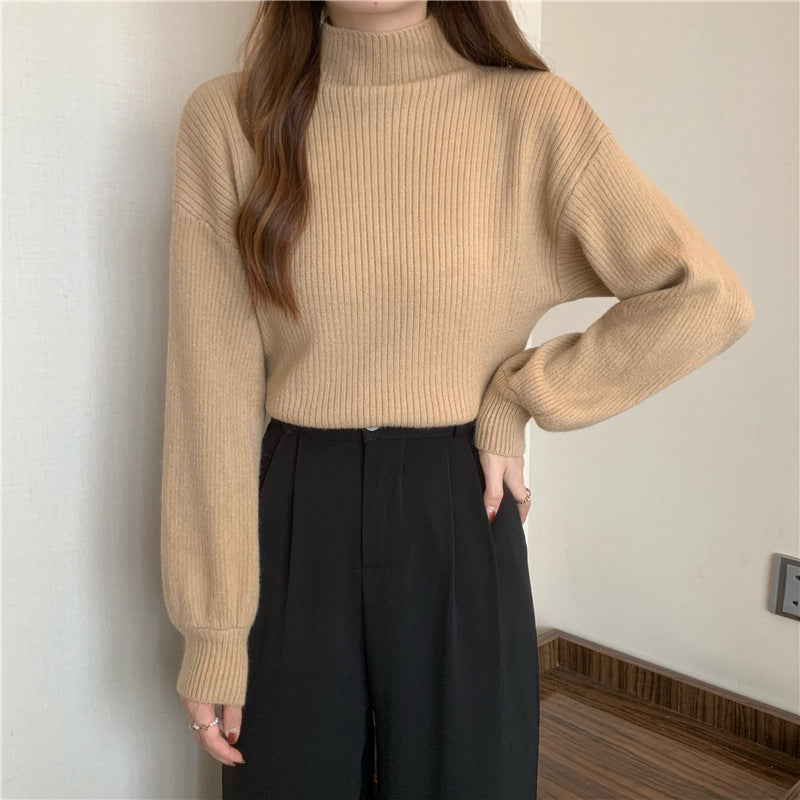 Trendy women's sweater with high collar and ribbed structure Lune London