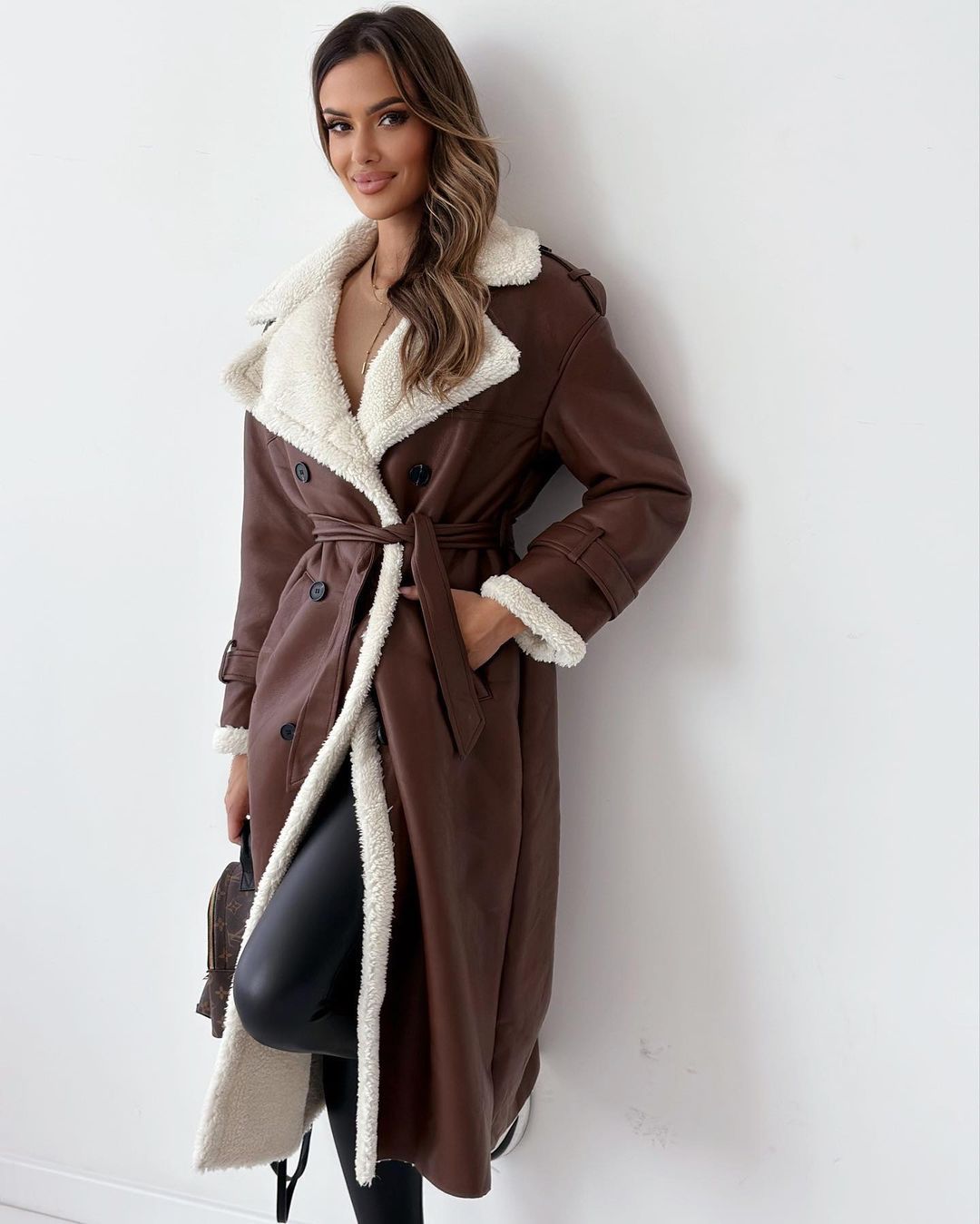 Ladies trendy transition coat with soft faux fur lining and stylish Lune Londonl details