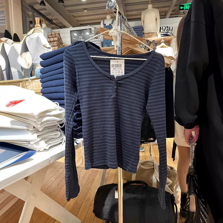 Chemise Henley à manches longues pour femmes avec fines rayures Chic & Stil