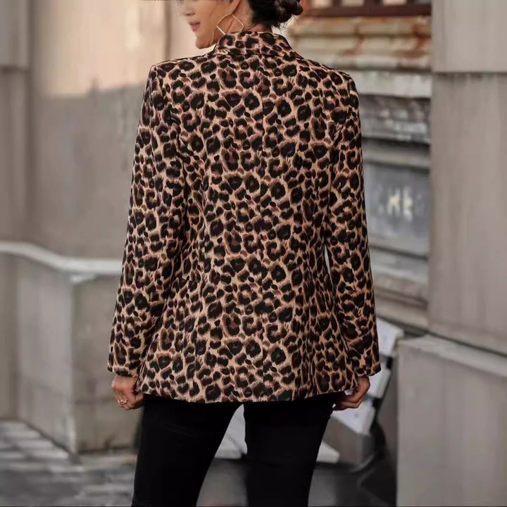 Trendy women's blazer with leopard pattern and tailored fit Lune London