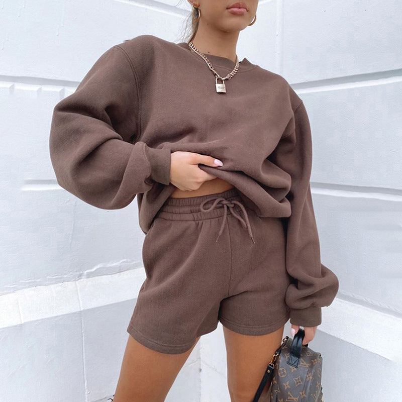 Stylish and comfortable sweatshirt and shorts set for women Lune London