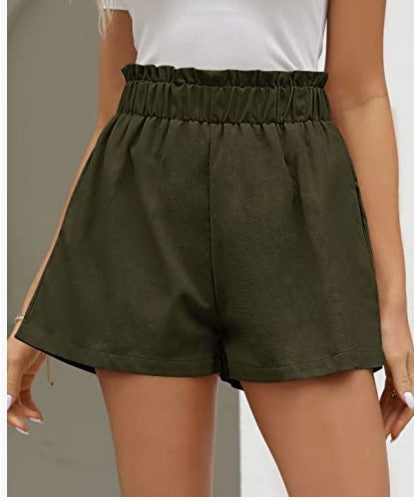 Shorts pour femmes avec taille élastique et poches latérales Chic & Stil