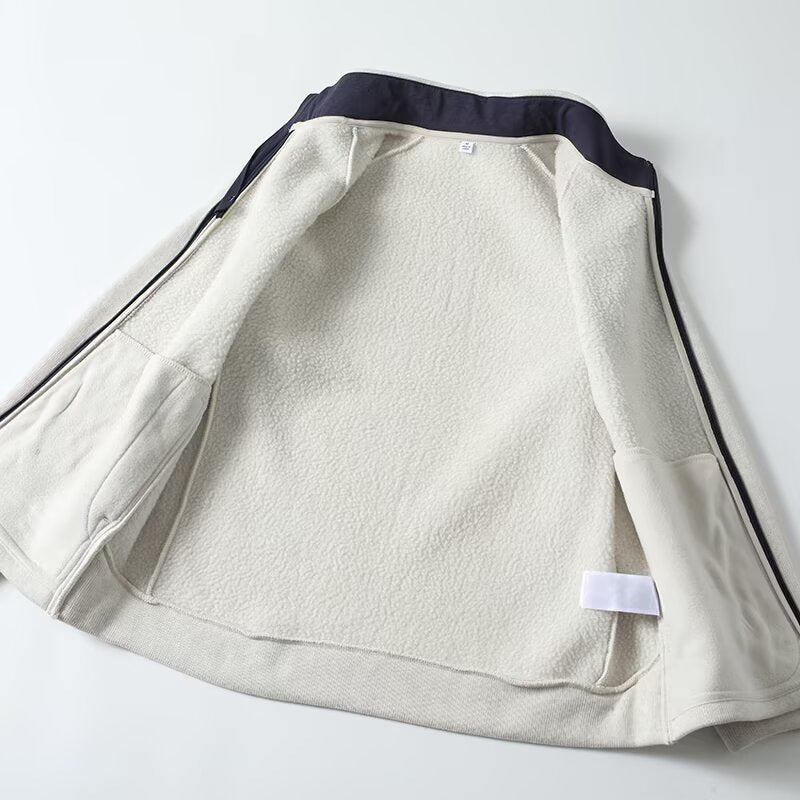 Veste en fleece sportive pour femmes avec fermeture éclair innovante Chic & Stil