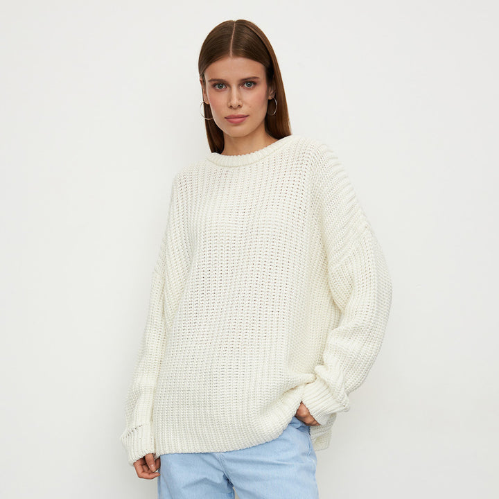 Casual knit sweater for women with a loose fit Lune London