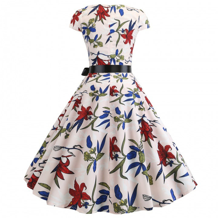 Robe évasée pour femmes avec motif floral et coupe ajustée Chic & Stil