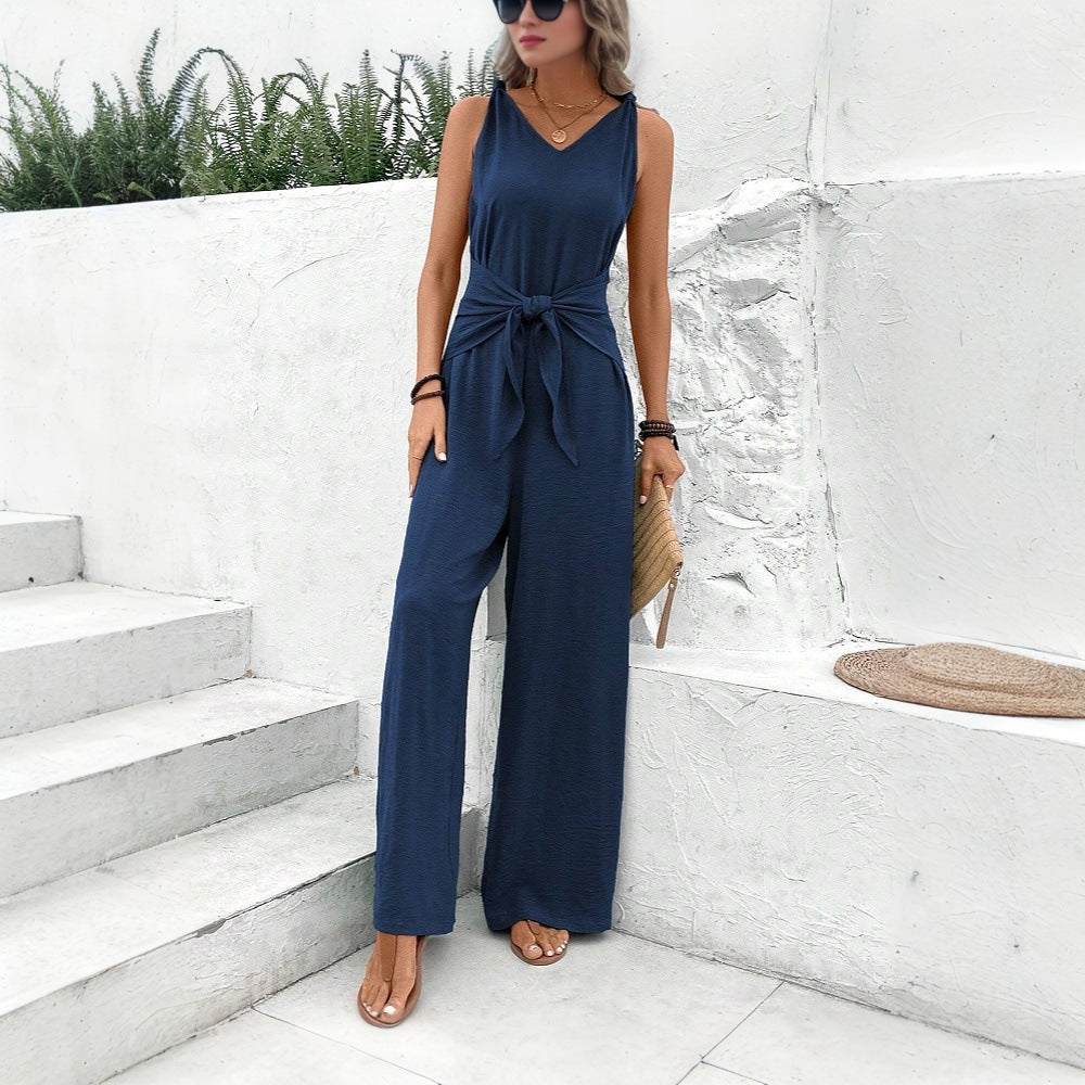 Combinaison femme avec détail ceinture et décolleté en V Chic & Stil