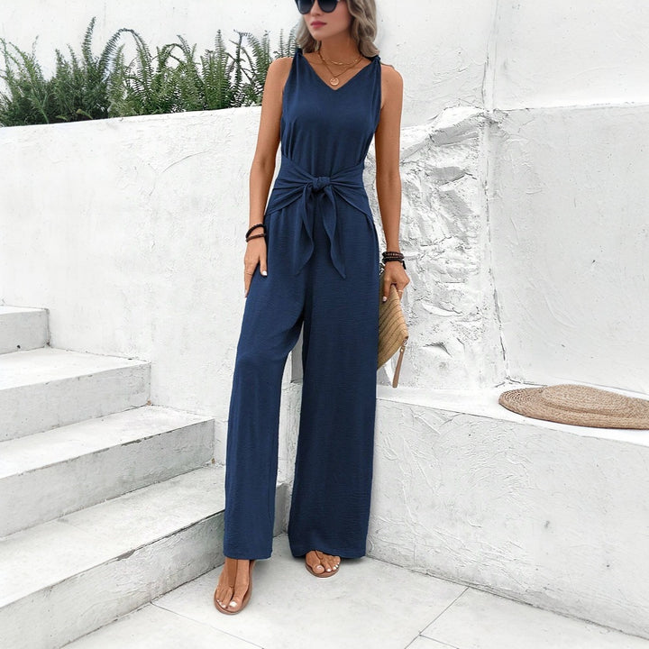 Combinaison femme avec détail ceinture et décolleté en V Chic & Stil