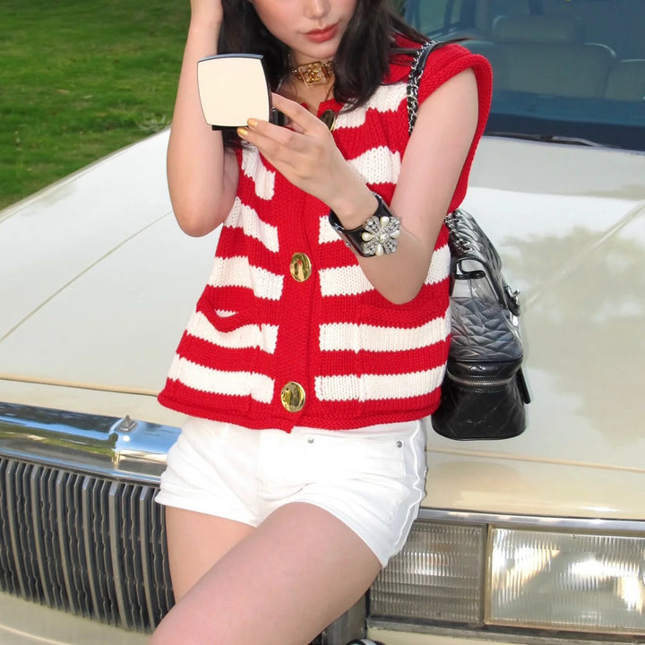 Lady knitted vest with wide stripes and large buttons Lune London