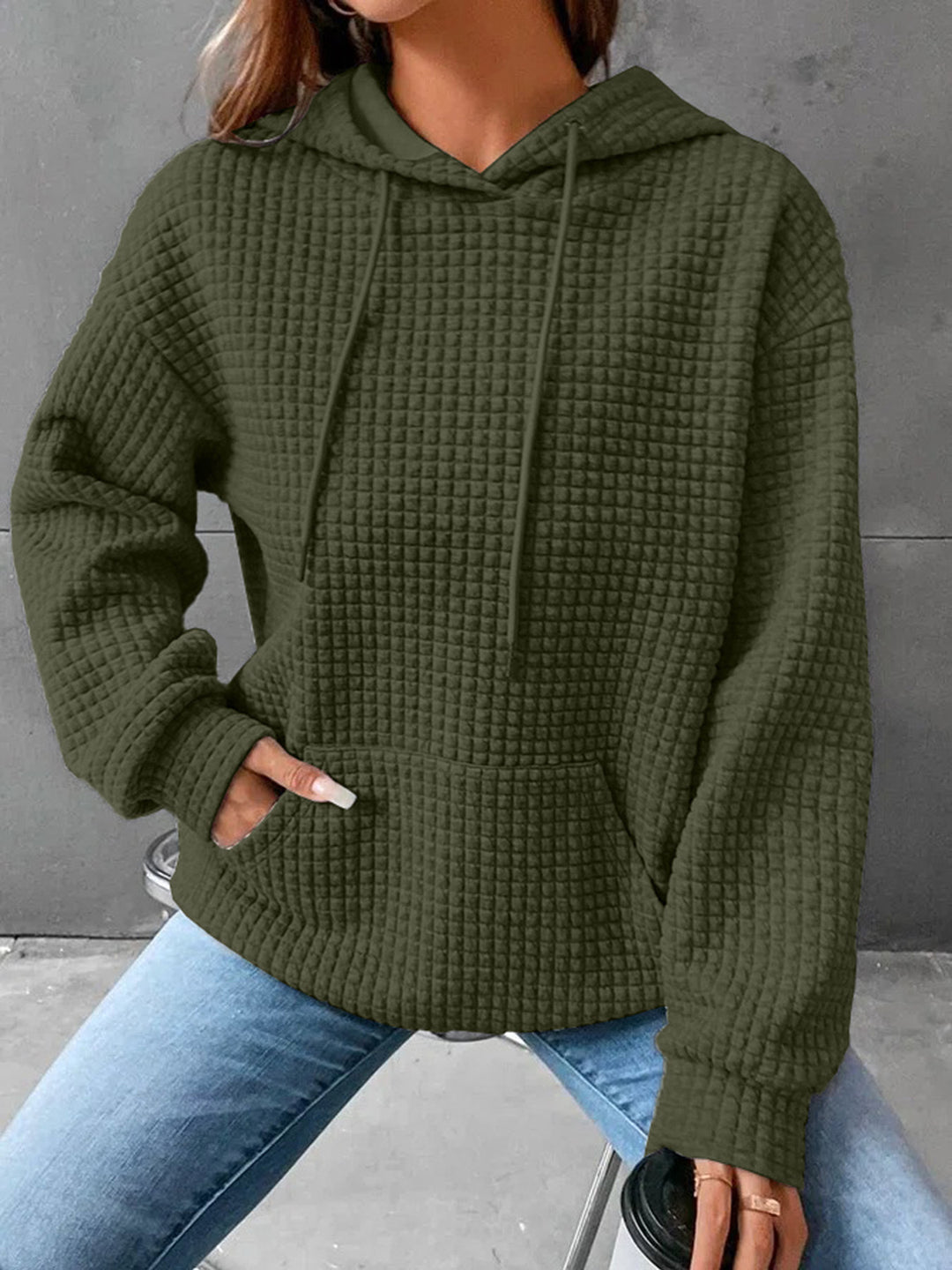 Haut en waffle pour femmes avec poche kangourou et coupe décontractée Chic & Stil