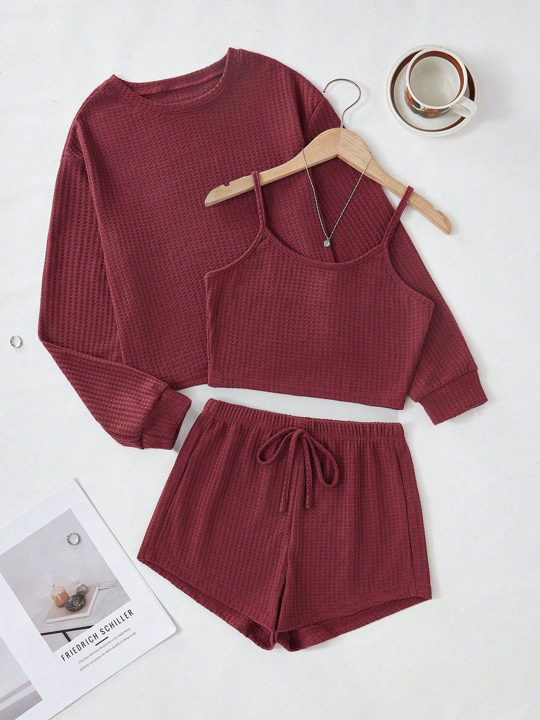 Comfortable lounge set for women with crop top and shorts Lune London