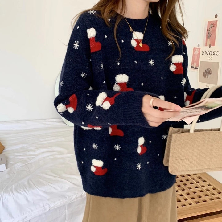 Women's Christmas sweater with festive pattern and relaxed fit Lune London
