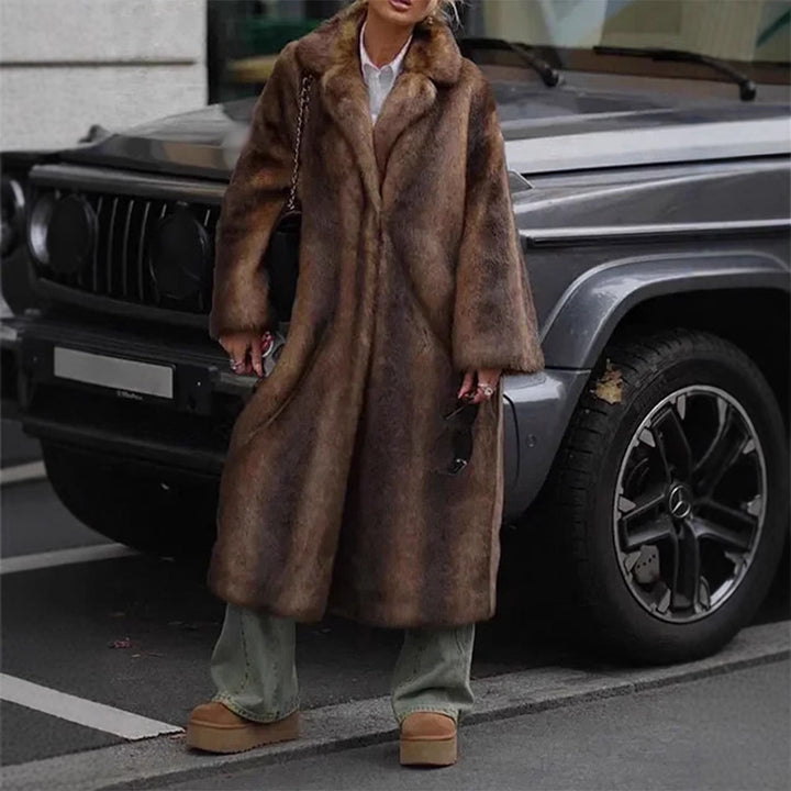Women’s faux fur coat with classic collar Lune London