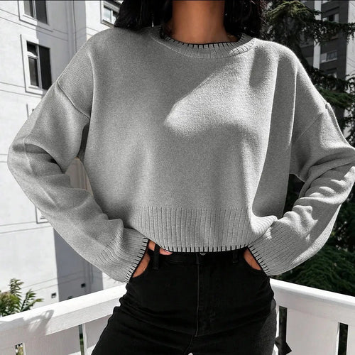 Short casual sweater for women with a fine ribbed texture and a loose fit Lune London