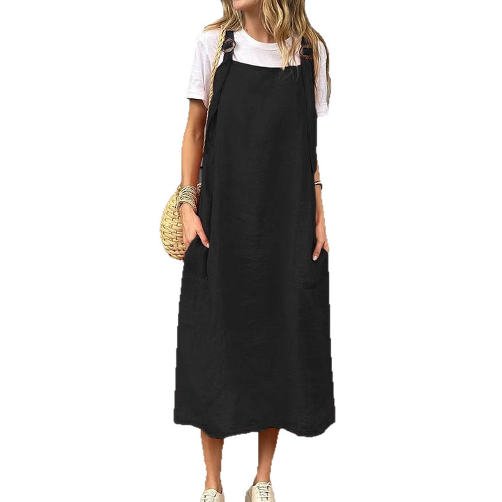 Casual linen dress for women with practical pockets and adjustable straps Lune London