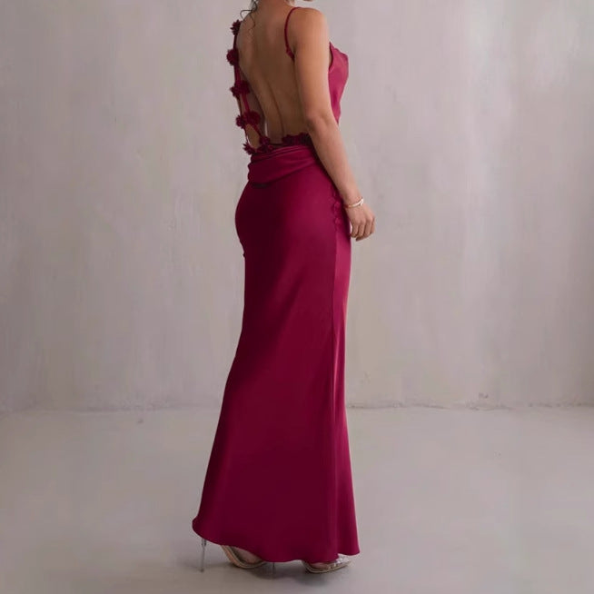 Ladies Elegant and fitted Maxi dress with pronounced neckline and floral appliqués Lune London
