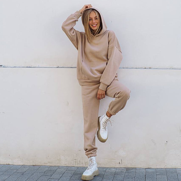 Women's tracksuit set with oversized cut and practical pockets Lune London