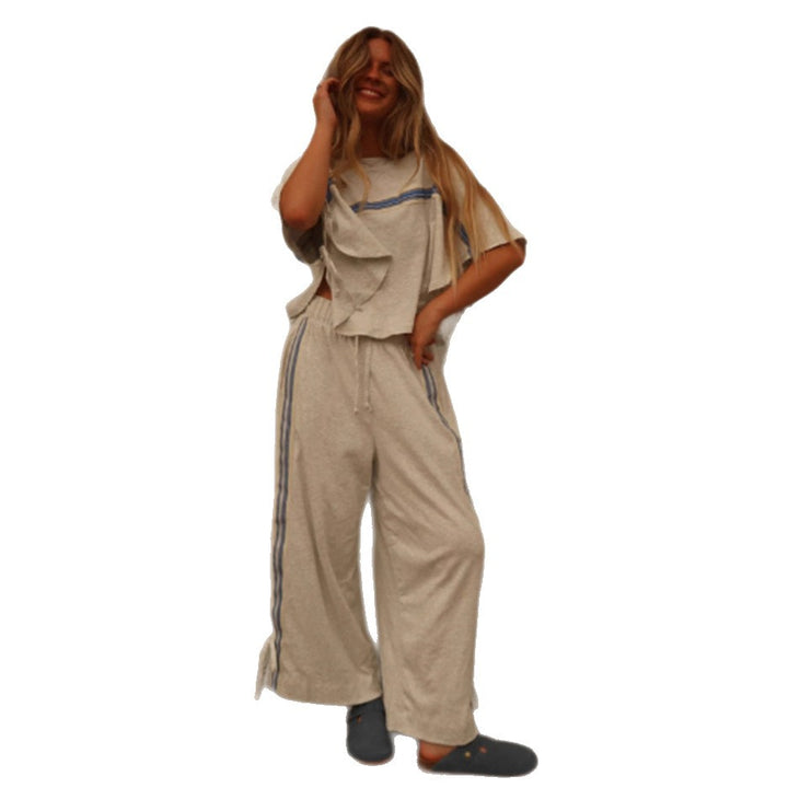 Costume de détente décontracté pour femmes avec une coupe décontractée et des rayures élégantes Chic & Stil