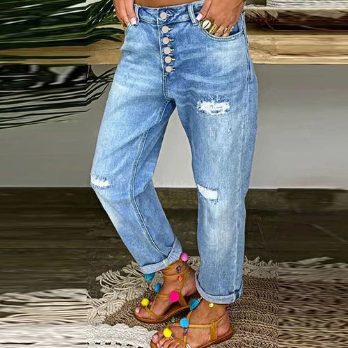 Jeans pour femmes à coupe décontractée avec boutons hauts et détails usés Chic & Stil