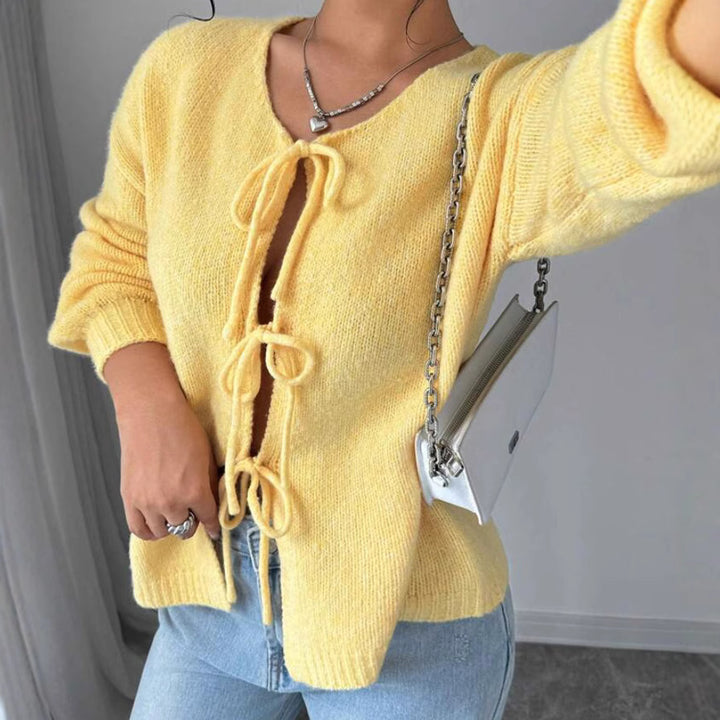Oversized knit sweater for women with decorative lace detail Chic und Stil
