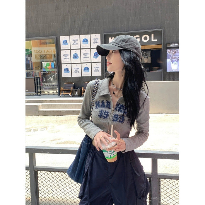 Women's casual sweatshirt with modern front print Chic & Stil