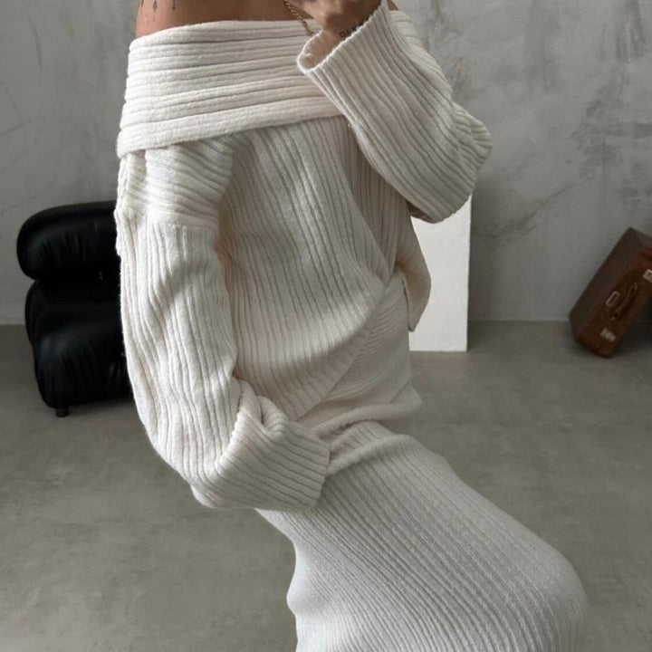 Knitted outfit for women with oversized collar and fitted cut Lune London