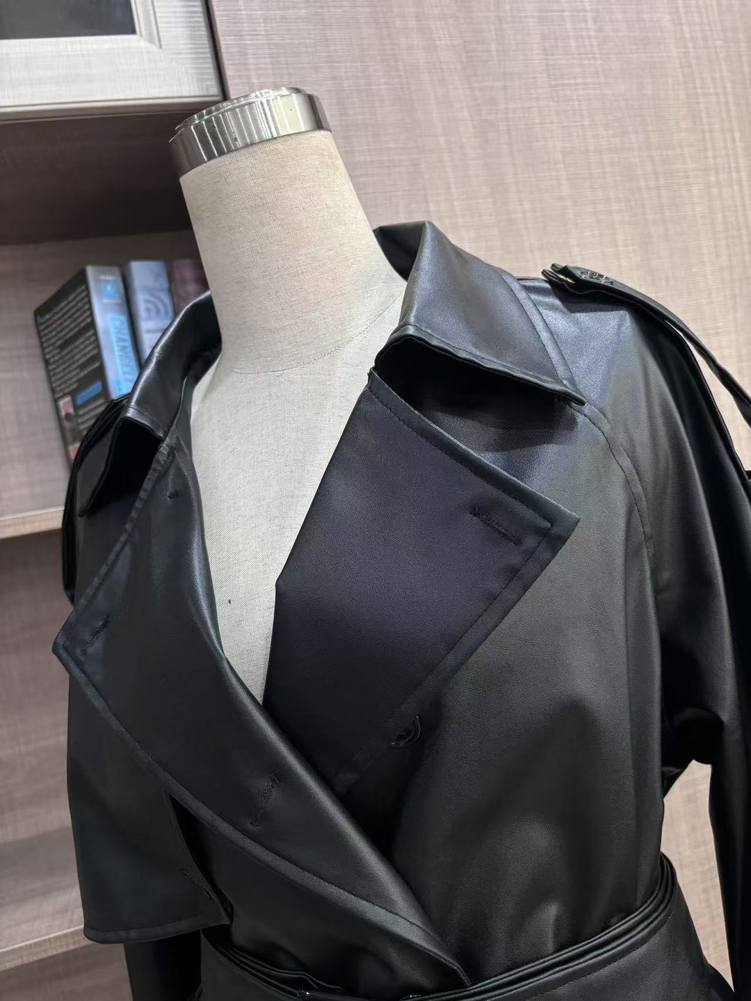 Trendy trench coat for women with belt Lune London