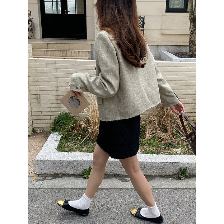Women's fashionable jacket with textured design and double button placket Chic & Stil