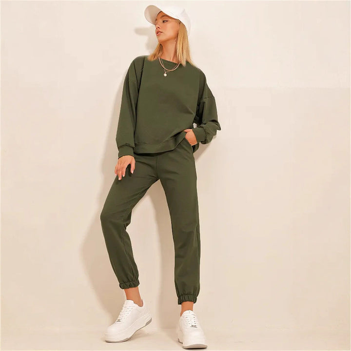 Casual set for women with loose top and comfortable pants Lune London