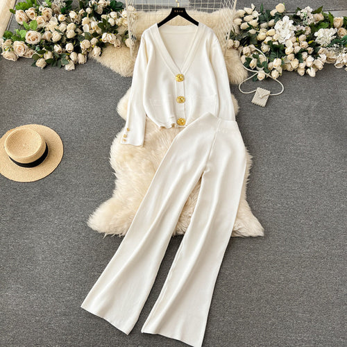 Elegant knitted loungewear set for women with decorative buttons and wide leg Lune London