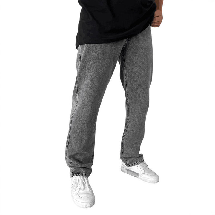 Casual men's jeans with modern relaxed fit and versatile washes Lune London