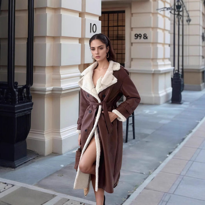 Ladies long coat with faux fur collar and double row of buttons Lune London